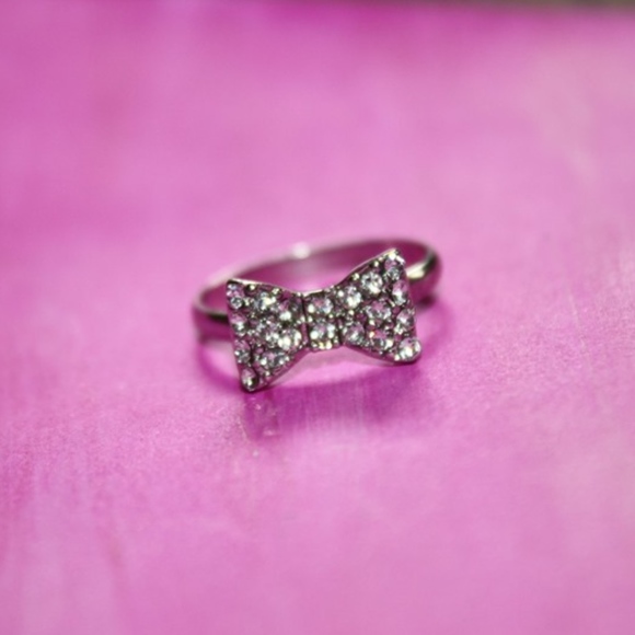 Bowtie Ring - Picture 1 of 7